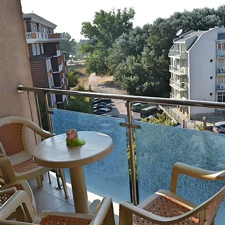 Semiramida Garden Eh ساني بيتش