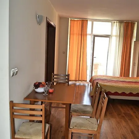 Semiramida Garden Eh Διαμέρισμα