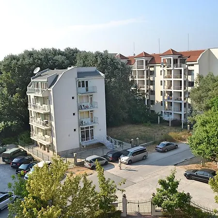 Semiramida Garden Eh Apartmán