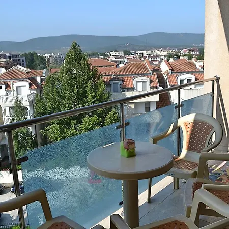 Apartmán Semiramida Garden Eh *